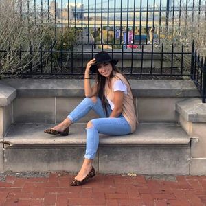 Meet your Posher, Elsi